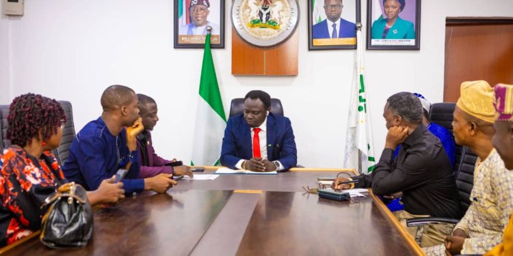 Minister of State for Youth affairs,  Olawande, Assures Ondo Journalists of Media Supports